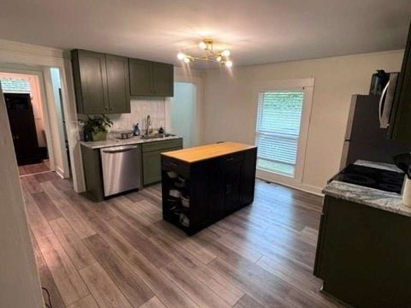 512 Gray Street, Gastonia, NC 28052.  MLS# CAR4407836, YatesRealty ID 39974. 
