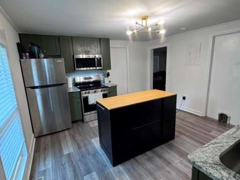 512 Gray Street, Gastonia, NC 28052.  MLS# CAR4407836, YatesRealty ID 39974. 