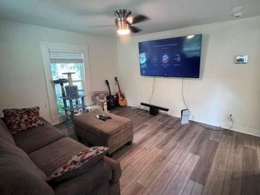 512 Gray Street, Gastonia, NC 28052.  MLS# CAR4407836, YatesRealty ID 39974. 
