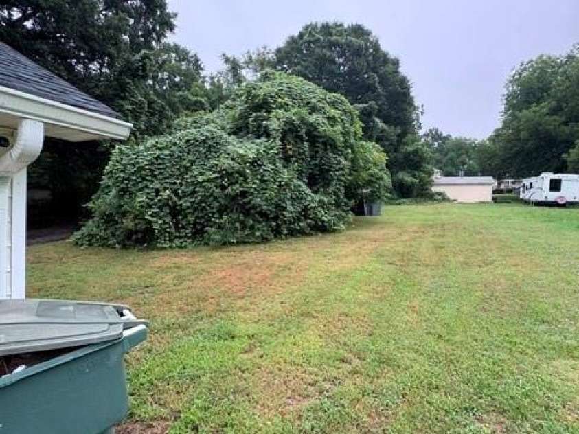 512 Gray Street, Gastonia, NC 28052.  MLS# CAR4407836, YatesRealty ID 39974. 