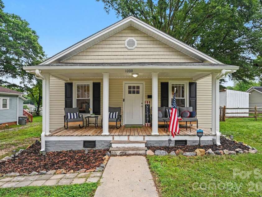 1000 Craven Avenue, Kannapolis, NC 28083.  MLS# CAR4407835, YatesRealty ID 39975. 