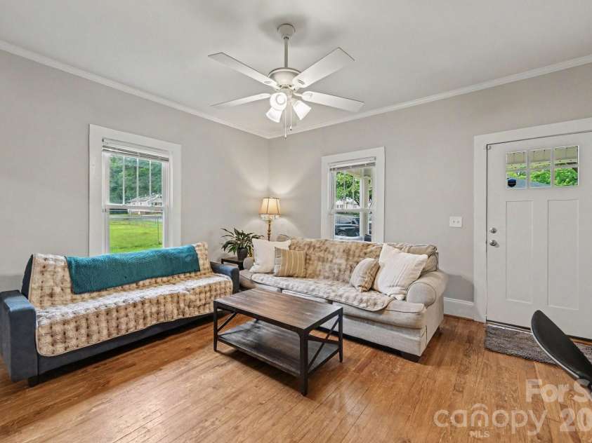 1000 Craven Avenue, Kannapolis, NC 28083.  MLS# CAR4407835, YatesRealty ID 39975. 