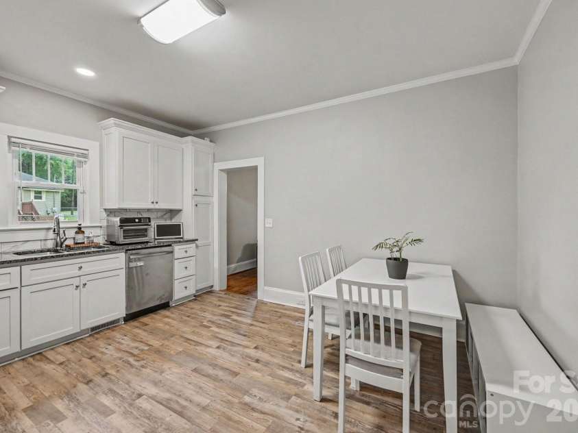 1000 Craven Avenue, Kannapolis, NC 28083.  MLS# CAR4407835, YatesRealty ID 39975. 