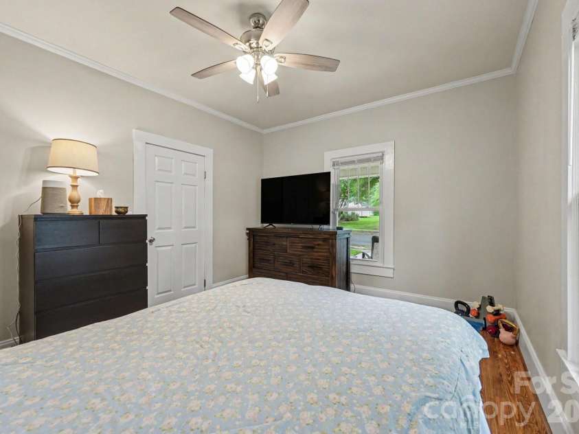 1000 Craven Avenue, Kannapolis, NC 28083.  MLS# CAR4407835, YatesRealty ID 39975. 