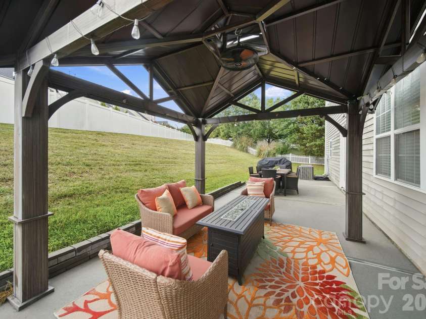 10906 Trout Creek Place, Davidson, NC 28036.  MLS# CAR4407543, YatesRealty ID 39976. Back Patio