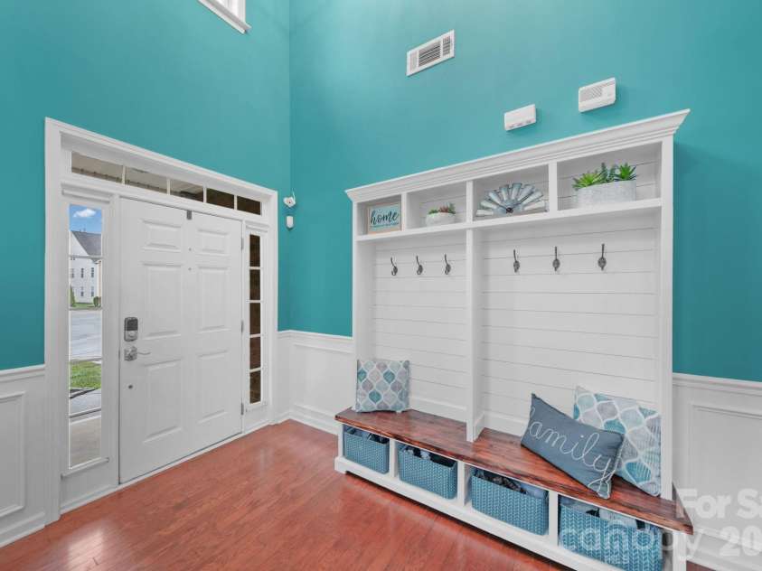 10906 Trout Creek Place, Davidson, NC 28036.  MLS# CAR4407543, YatesRealty ID 39976. Foyer