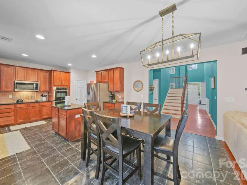 10906 Trout Creek Place, Davidson, NC 28036.  MLS# CAR4407543, YatesRealty ID 39976. Kitchen
