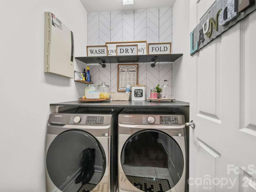 10906 Trout Creek Place, Davidson, NC 28036.  MLS# CAR4407543, YatesRealty ID 39976. Laundry Room