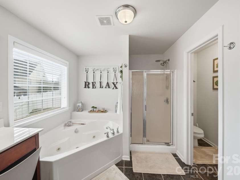 10906 Trout Creek Place, Davidson, NC 28036.  MLS# CAR4407543, YatesRealty ID 39976. Main Bathroom