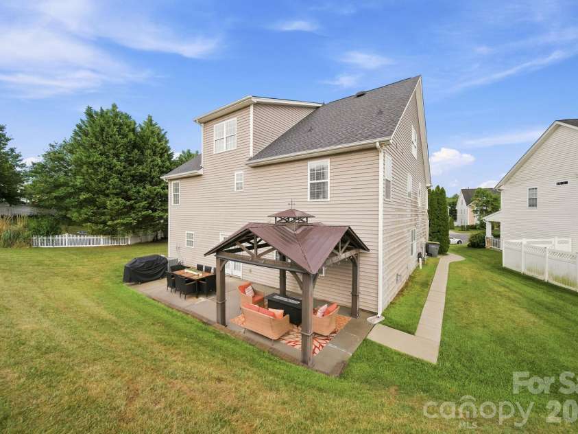 10906 Trout Creek Place, Davidson, NC 28036.  MLS# CAR4407543, YatesRealty ID 39976. Rear Elavation