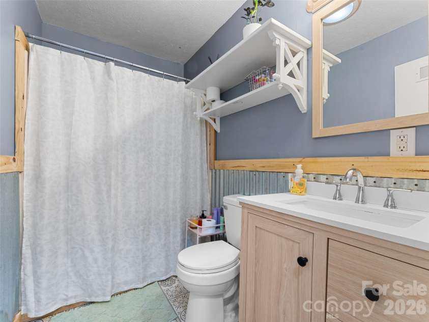 105 Big Bear Drive, Pisgah Forest, NC 28768.  MLS# CAR4403746, YatesRealty ID 39978. Second Bathroom