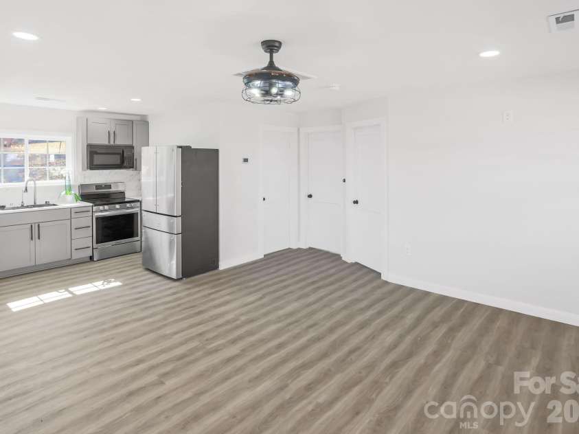 2991 1st Avenue Place, Hickory, NC 28601.  MLS# CAR4357184, YatesRealty ID 3998. 
