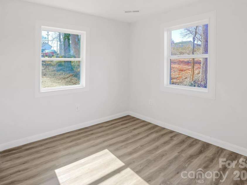 2991 1st Avenue Place, Hickory, NC 28601.  MLS# CAR4357184, YatesRealty ID 3998. 