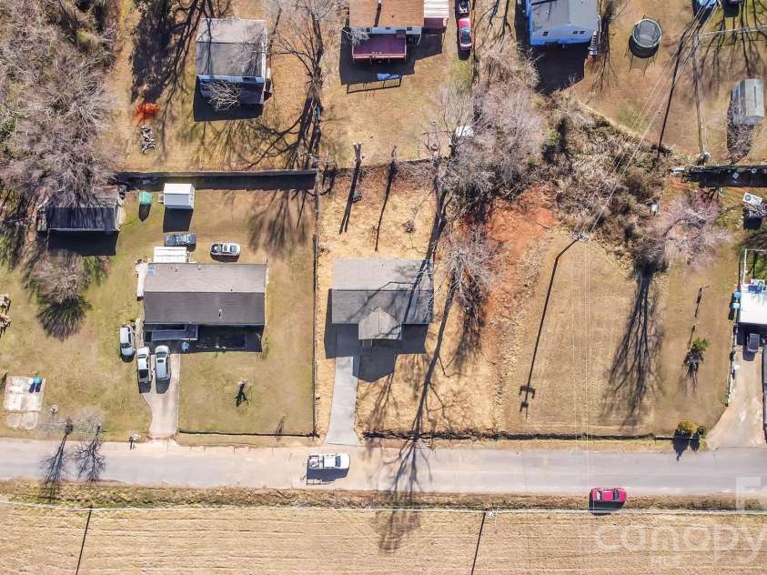 2991 1st Avenue Place, Hickory, NC 28601.  MLS# CAR4357184, YatesRealty ID 3998. 