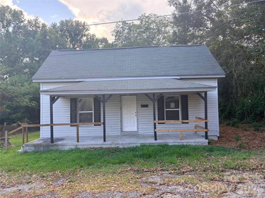 102 York Street, Clover, SC 29710.  MLS# CAR4407867, YatesRealty ID 39980. Front