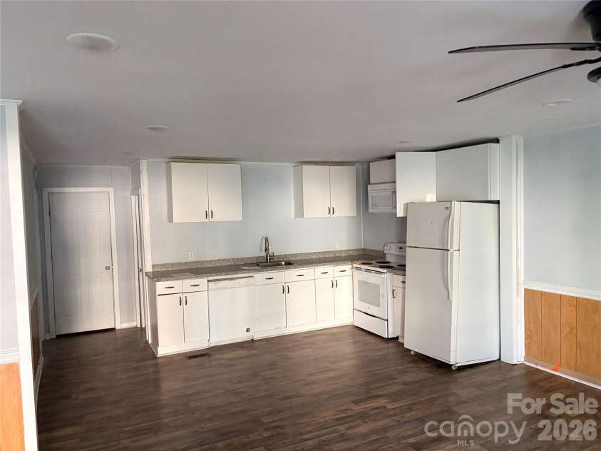 102 York Street, Clover, SC 29710.  MLS# CAR4407867, YatesRealty ID 39980. Kitchen