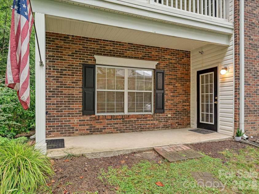 19715 Feriba Place, Cornelius, NC 28031.  MLS# CAR4407221, YatesRealty ID 39981. Front Porch