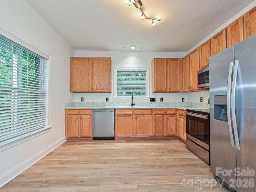 19715 Feriba Place, Cornelius, NC 28031.  MLS# CAR4407221, YatesRealty ID 39981. Kitchen