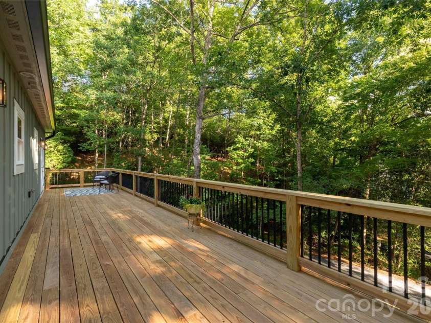 79 Midway Drive, Sylva, NC 28779.  MLS# CAR4407901, YatesRealty ID 39986. 