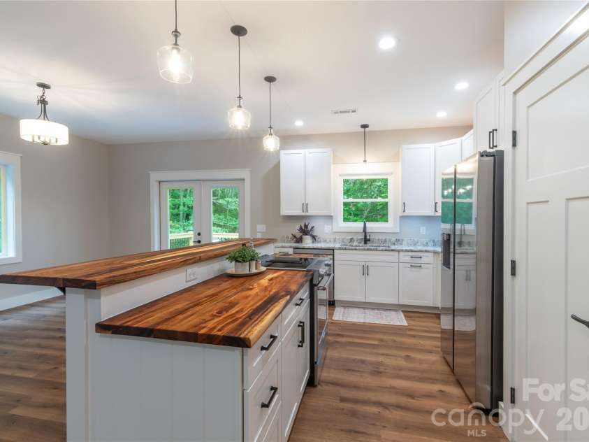 79 Midway Drive, Sylva, NC 28779.  MLS# CAR4407901, YatesRealty ID 39986. 