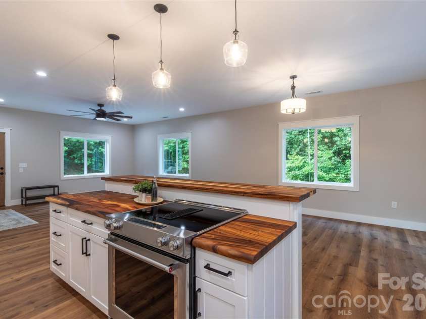 79 Midway Drive, Sylva, NC 28779.  MLS# CAR4407901, YatesRealty ID 39986. 