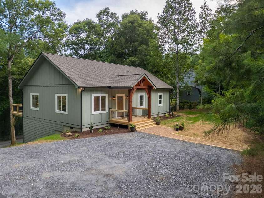 79 Midway Drive, Sylva, NC 28779.  MLS# CAR4407901, YatesRealty ID 39986. 