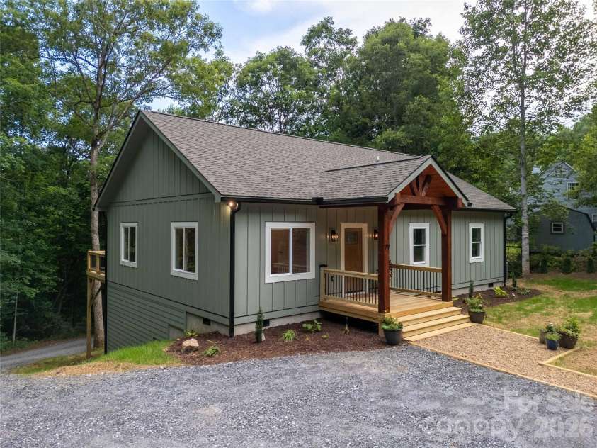 79 Midway Drive, Sylva, NC 28779.  MLS# CAR4407901, YatesRealty ID 39986. 