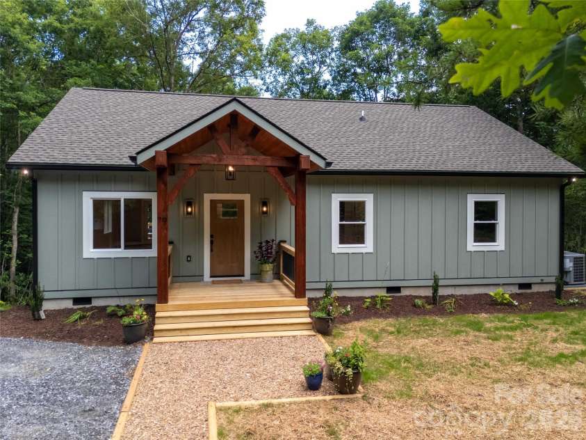 79 Midway Drive, Sylva, NC 28779.  MLS# CAR4407901, YatesRealty ID 39986. 