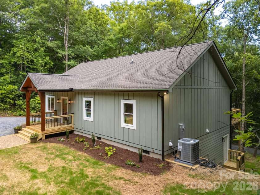 79 Midway Drive, Sylva, NC 28779.  MLS# CAR4407901, YatesRealty ID 39986. 