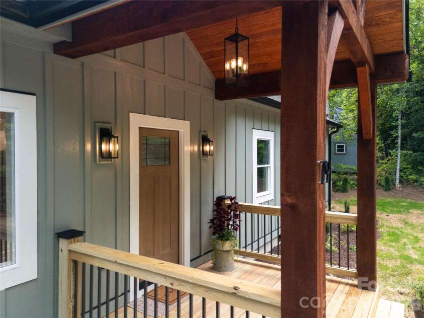 79 Midway Drive, Sylva, NC 28779.  MLS# CAR4407901, YatesRealty ID 39986. 