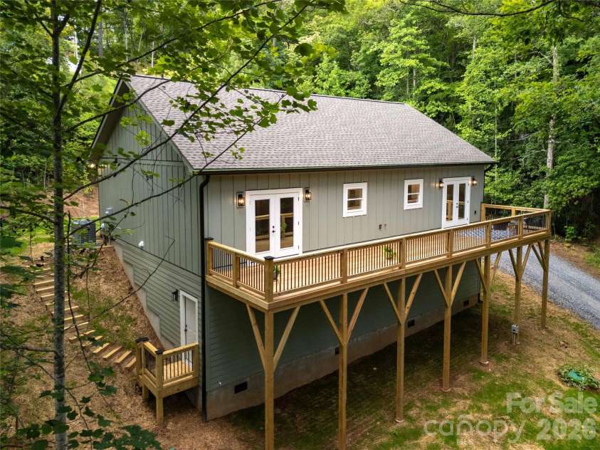 79 Midway Drive, Sylva, NC 28779.  MLS# CAR4407901, YatesRealty ID 39986. 