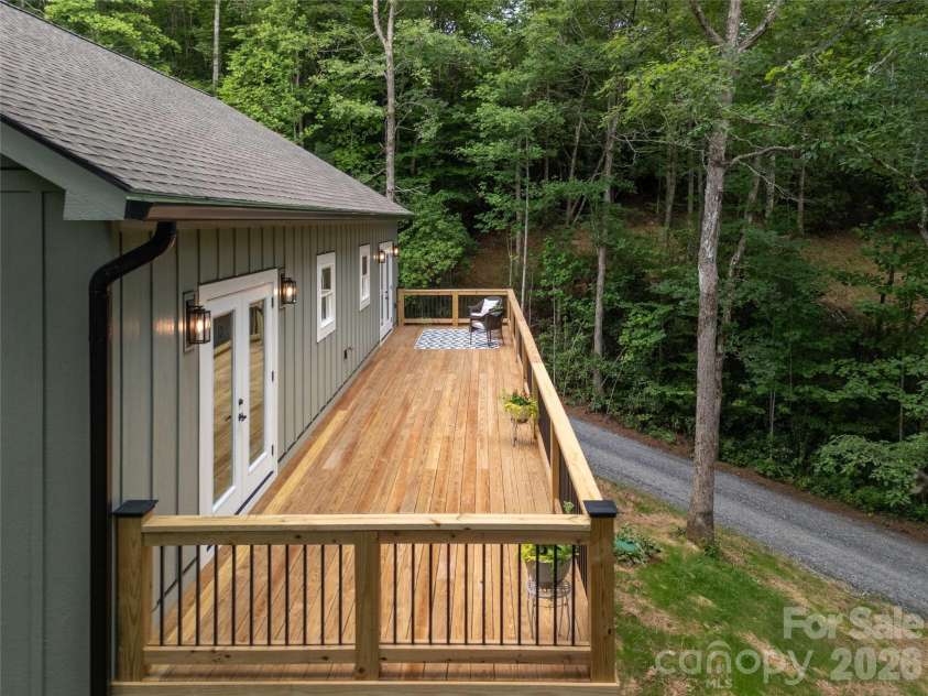 79 Midway Drive, Sylva, NC 28779.  MLS# CAR4407901, YatesRealty ID 39986. 