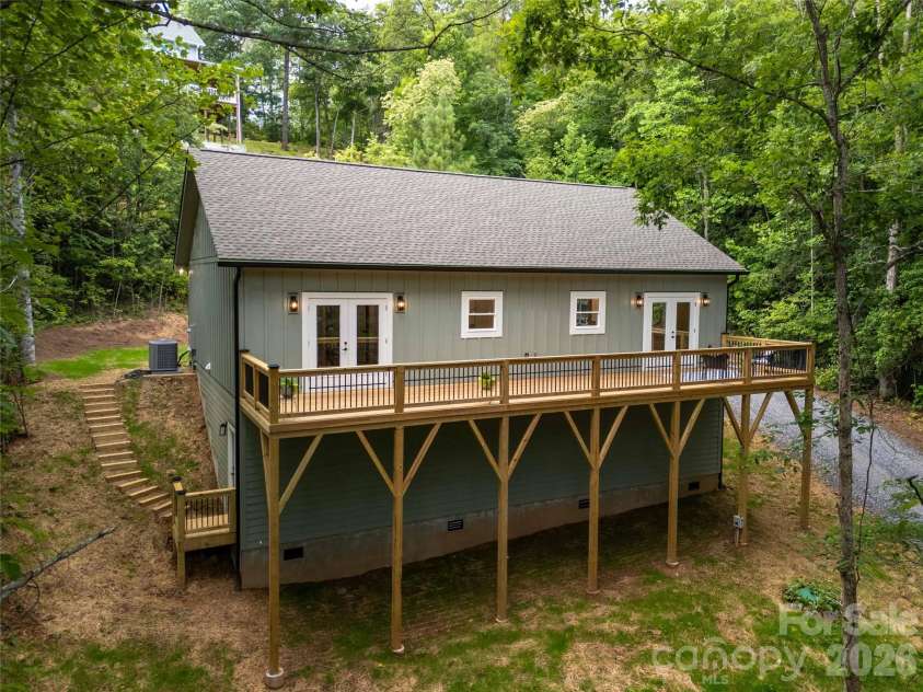 79 Midway Drive, Sylva, NC 28779.  MLS# CAR4407901, YatesRealty ID 39986. 