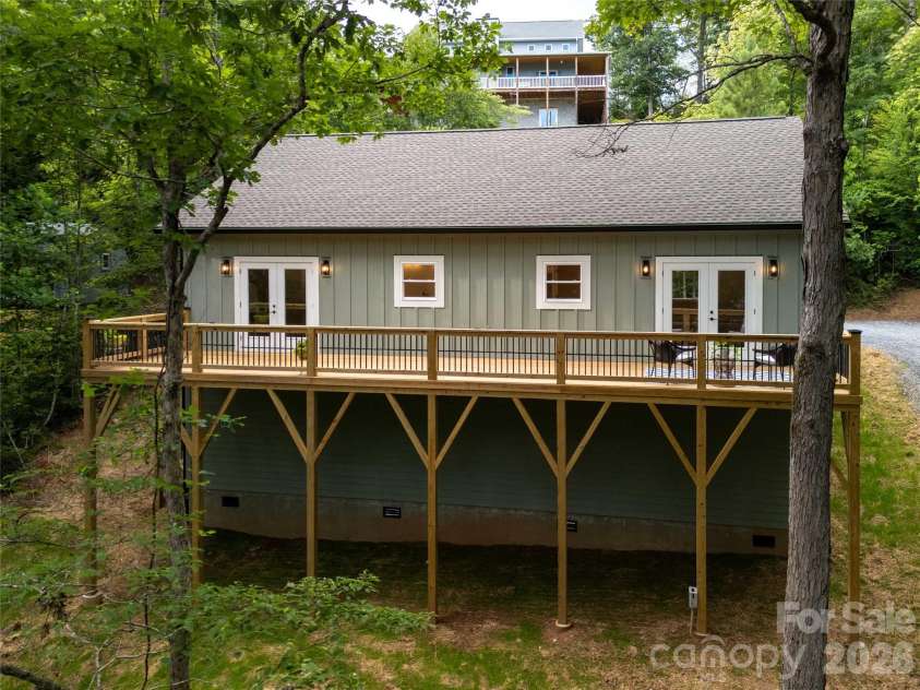 79 Midway Drive, Sylva, NC 28779.  MLS# CAR4407901, YatesRealty ID 39986. 