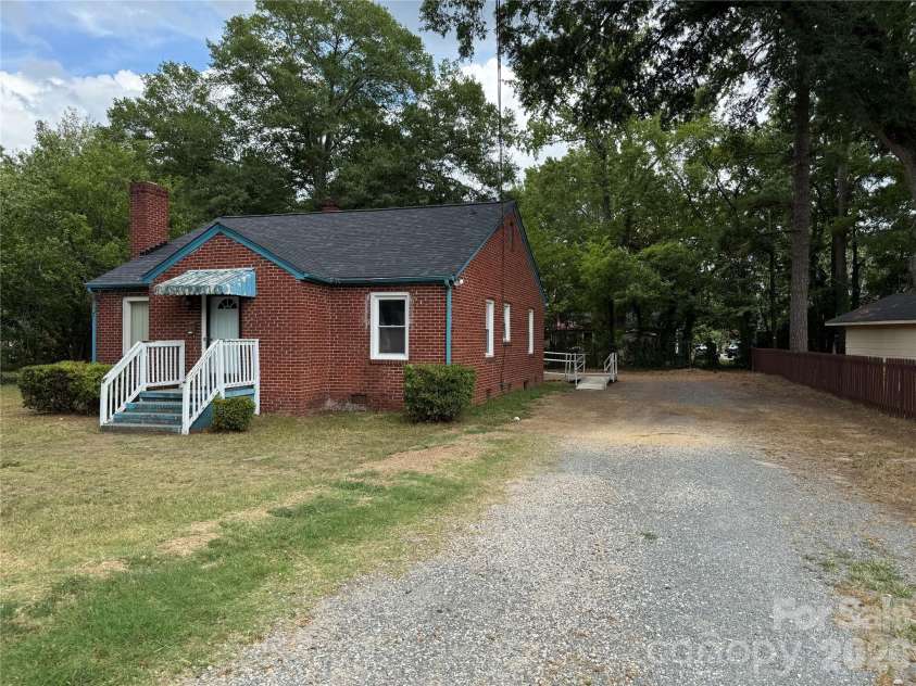 945 Confederate Avenue, Rock Hill, SC 29730.  MLS# CAR4400873, YatesRealty ID 39987. 