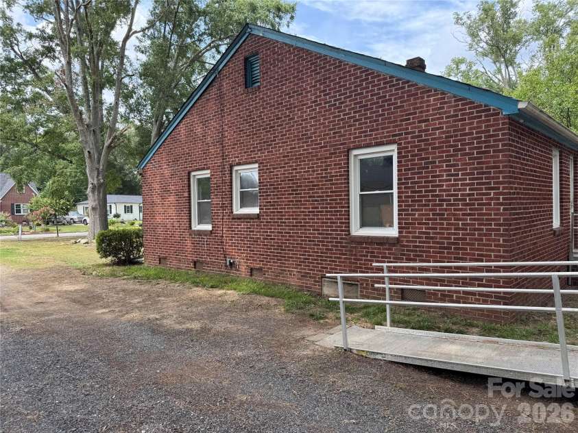 945 Confederate Avenue, Rock Hill, SC 29730.  MLS# CAR4400873, YatesRealty ID 39987. 