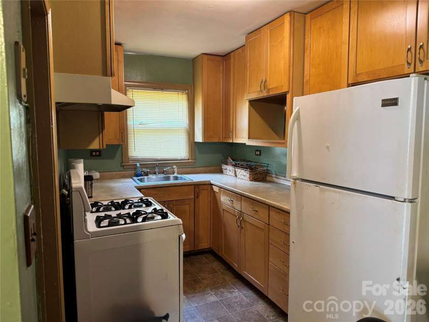 945 Confederate Avenue, Rock Hill, SC 29730.  MLS# CAR4400873, YatesRealty ID 39987. 