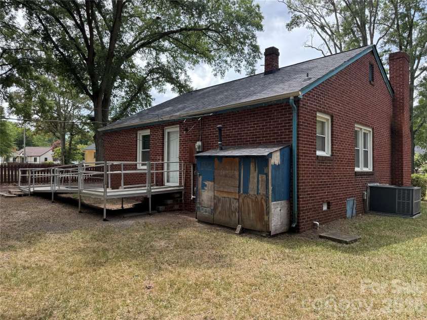 945 Confederate Avenue, Rock Hill, SC 29730.  MLS# CAR4400873, YatesRealty ID 39987. 