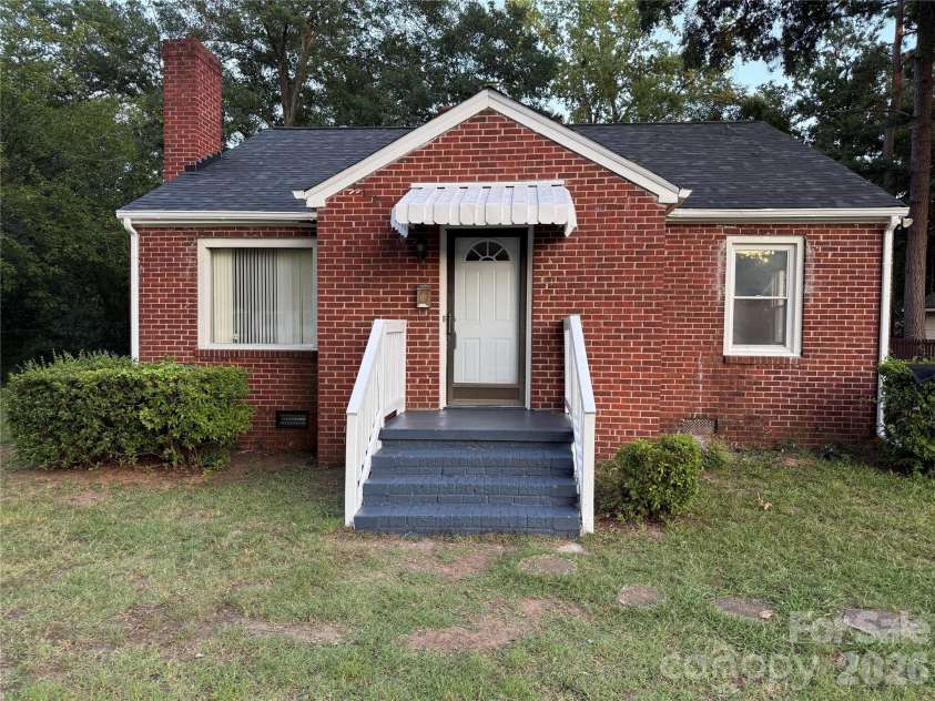 945 Confederate Avenue, Rock Hill, SC 29730.  MLS# CAR4400873, YatesRealty ID 39987. 