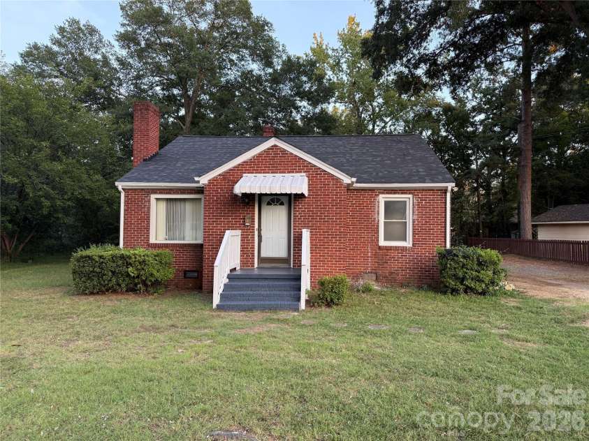 945 Confederate Avenue, Rock Hill, SC 29730.  MLS# CAR4400873, YatesRealty ID 39987. 