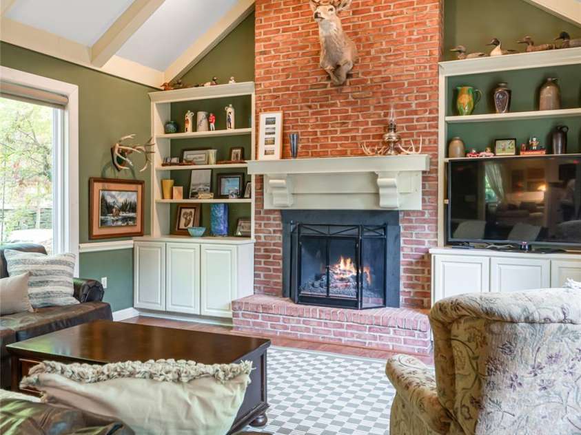 287 Anne Street, Rutherfordton, NC 28139.  MLS# CAR4258689, YatesRealty ID 3999. Den located off the kitchen 