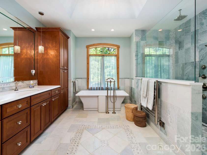 600 White Water Way, Marshall, NC 28753.  MLS# CAR4403673, YatesRealty ID 39990. Spacious primary bathroom.