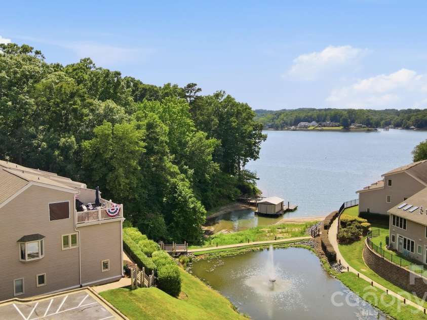 14612 Waterside Drive, Charlotte, NC 28278.  MLS# CAR4399977, YatesRealty ID 39992. 