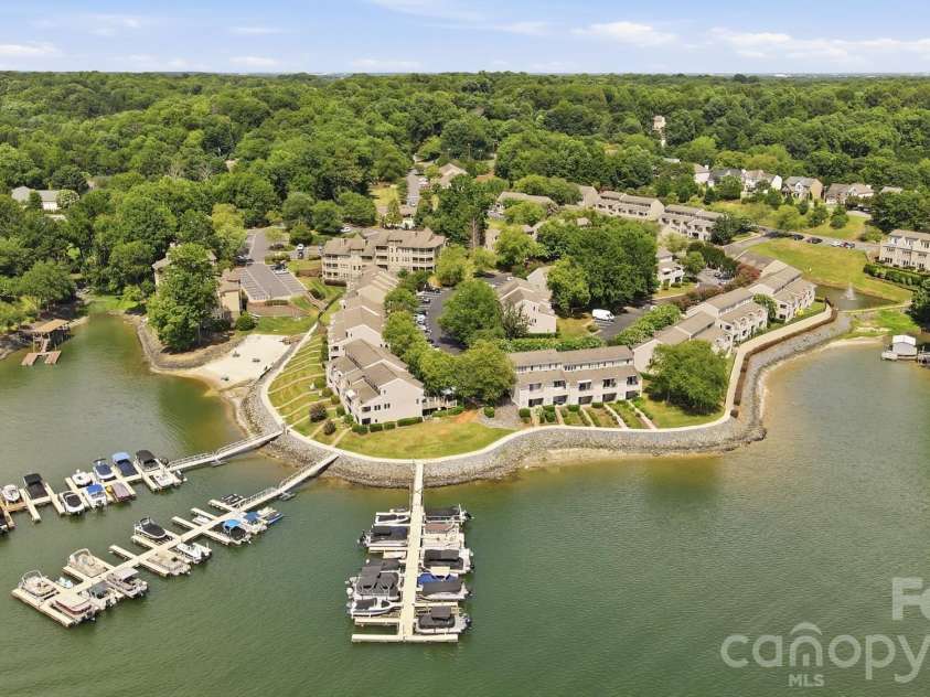 14612 Waterside Drive, Charlotte, NC 28278.  MLS# CAR4399977, YatesRealty ID 39992. 