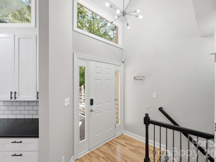 14612 Waterside Drive, Charlotte, NC 28278.  MLS# CAR4399977, YatesRealty ID 39992. 