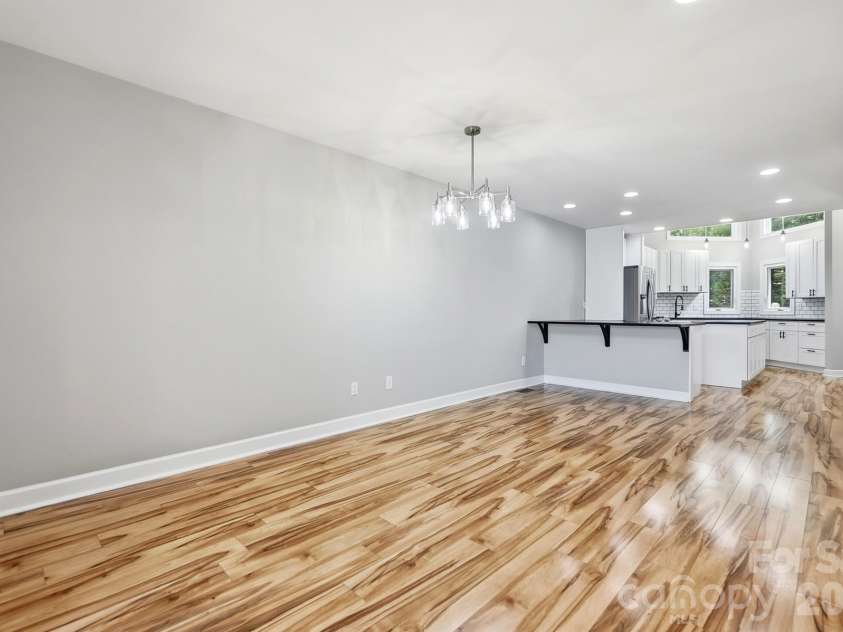 14612 Waterside Drive, Charlotte, NC 28278.  MLS# CAR4399977, YatesRealty ID 39992. 