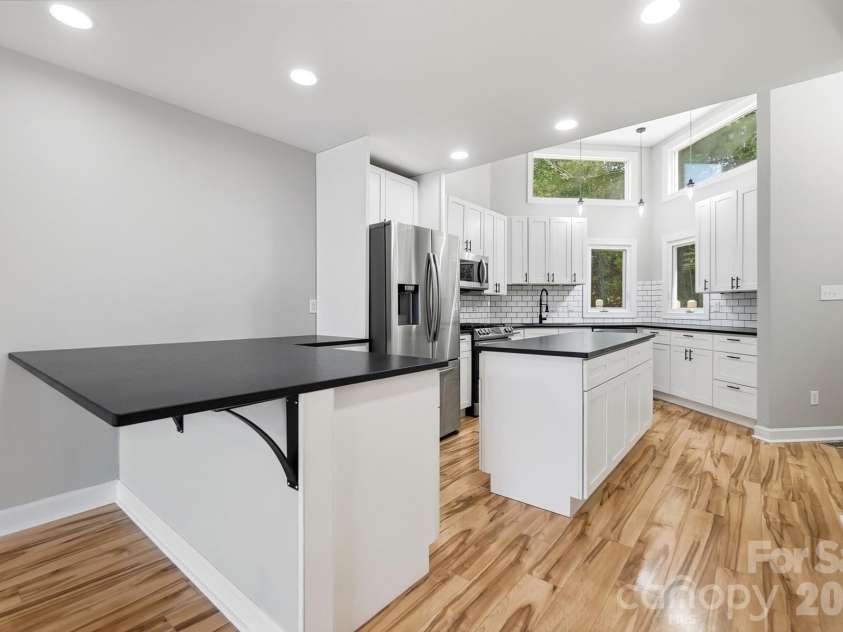 14612 Waterside Drive, Charlotte, NC 28278.  MLS# CAR4399977, YatesRealty ID 39992. 