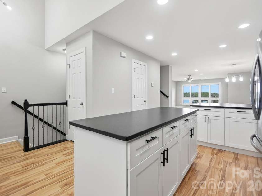 14612 Waterside Drive, Charlotte, NC 28278.  MLS# CAR4399977, YatesRealty ID 39992. 