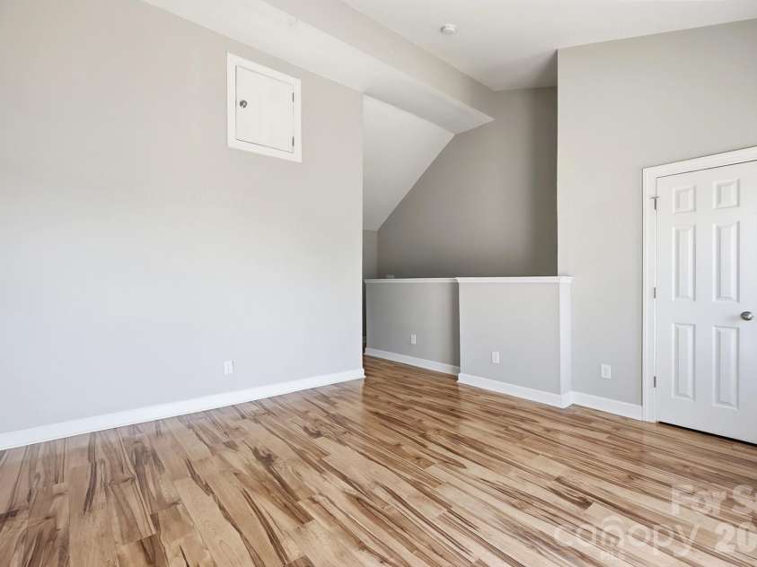 14612 Waterside Drive, Charlotte, NC 28278.  MLS# CAR4399977, YatesRealty ID 39992. 