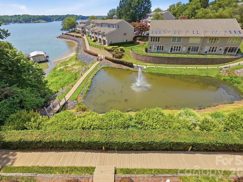 14612 Waterside Drive, Charlotte, NC 28278.  MLS# CAR4399977, YatesRealty ID 39992. 